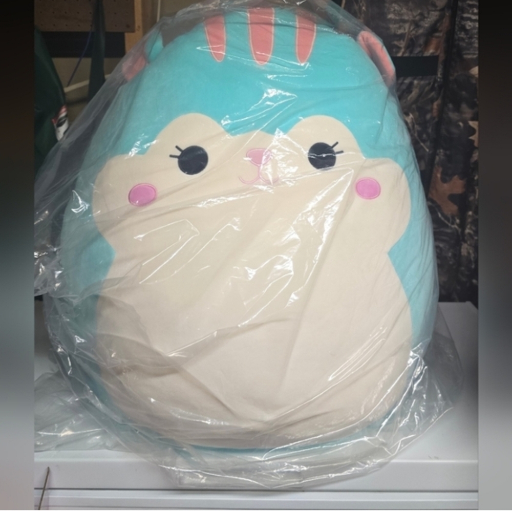 Squishmallow 24 inch, Massive squirrel, nwt